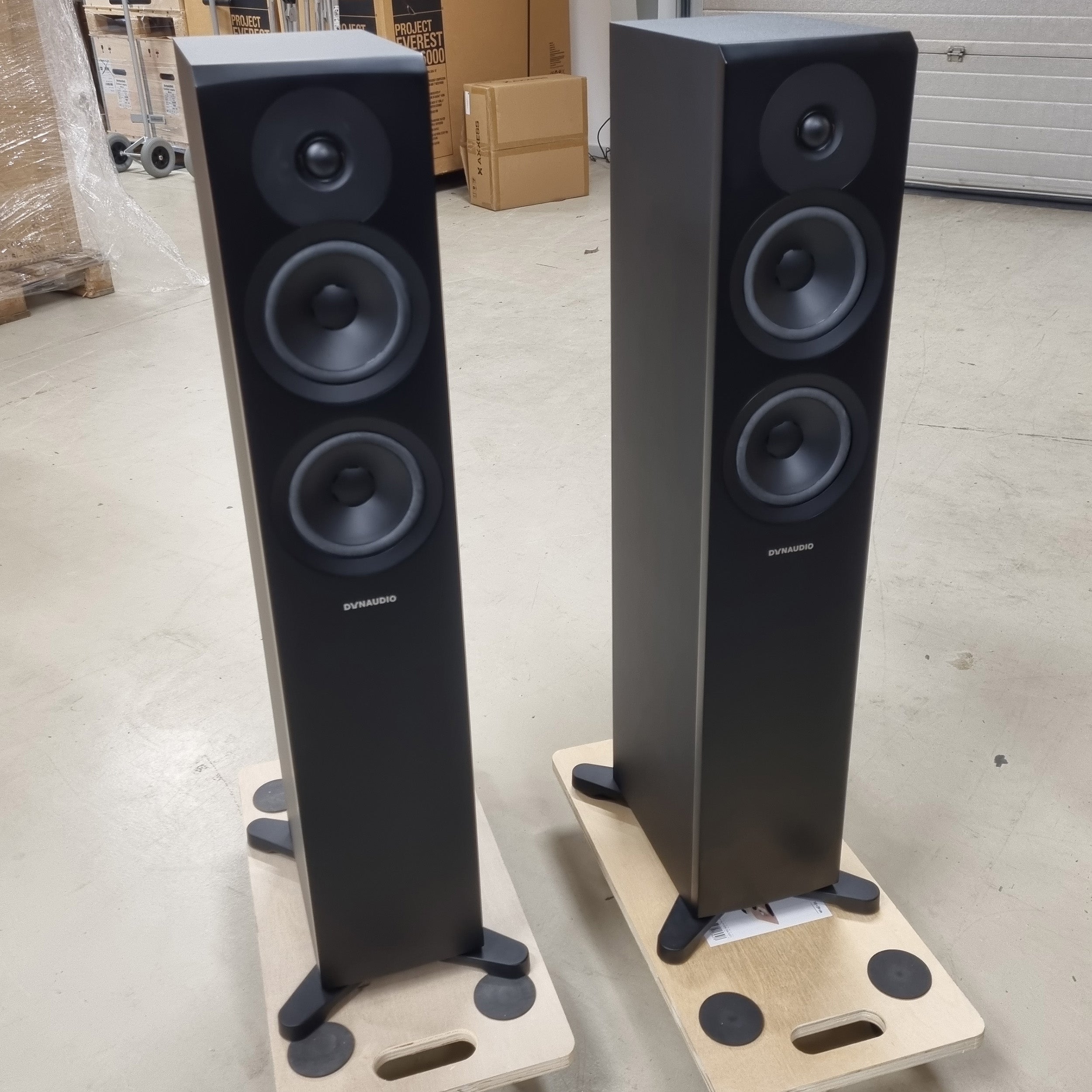Dynaudio Emit 30 (BRUGT)
